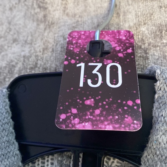 Sleeveless sweater vest/poncho Grey & white size 8 {130} - Picture 5 of 5